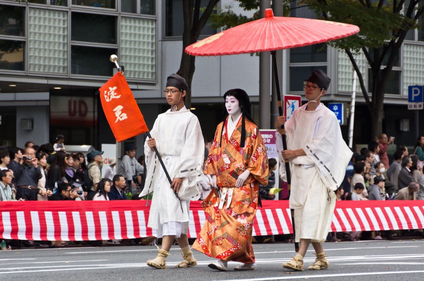 Lady Yodo (Yodo-gimi) and her attendants, one of the historical women who appear in the procession (2011).